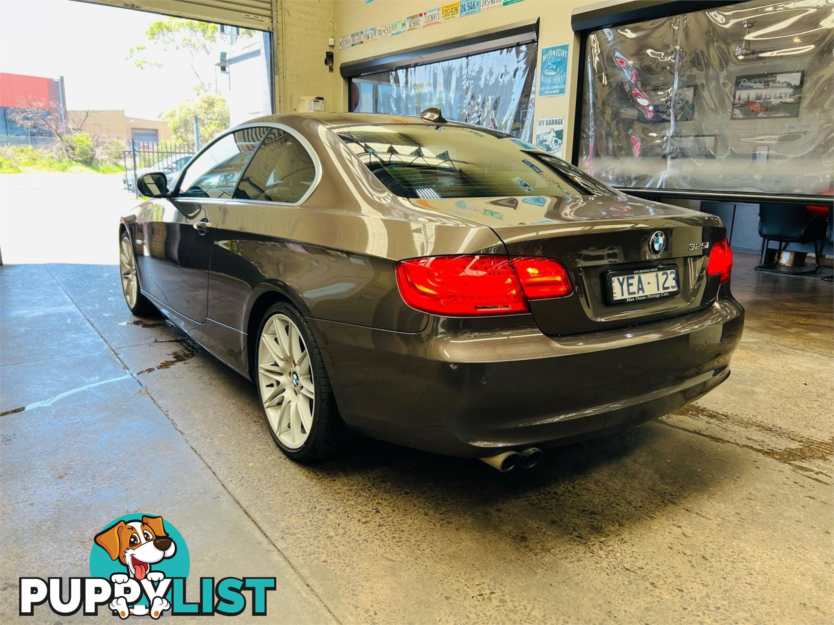 2010 BMW 3 Series 325i E92 MY10.5 Coupe