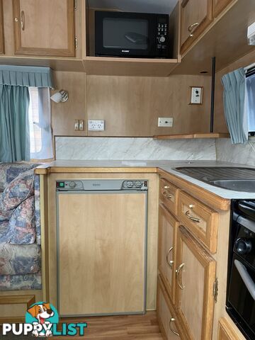 2005 Pedigree Horizon with Full Tebbs Canvas Annexe