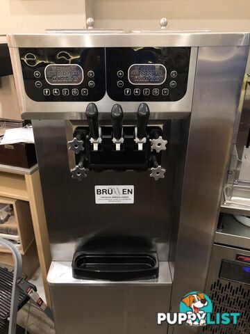 Soft Serve / Frozen Yogurt Machine