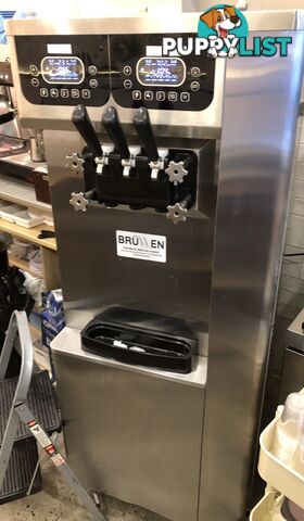 Soft Serve / Frozen Yogurt Machine