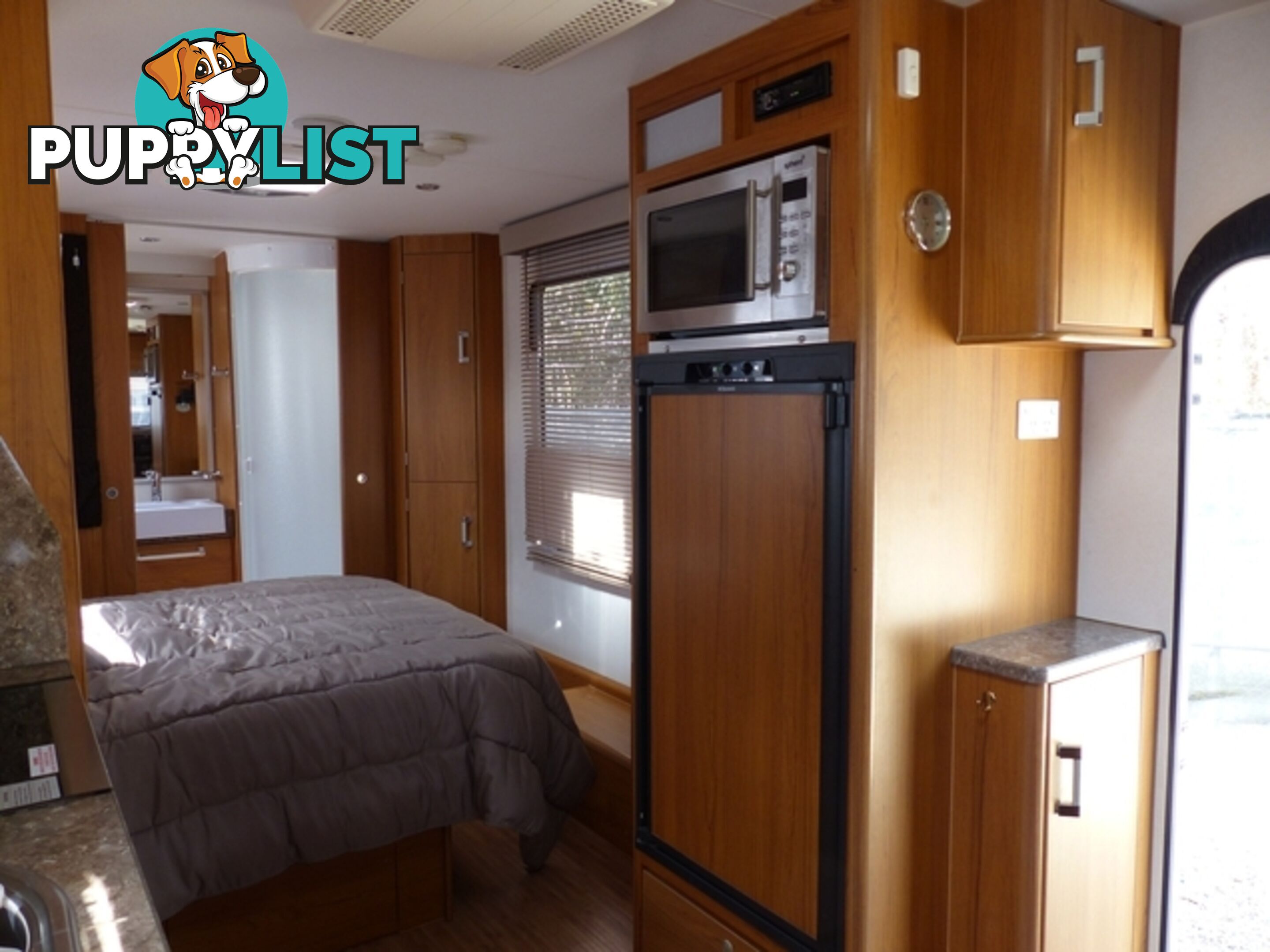 2011  JAYCO STERLING  21.65-3 CARAVAN