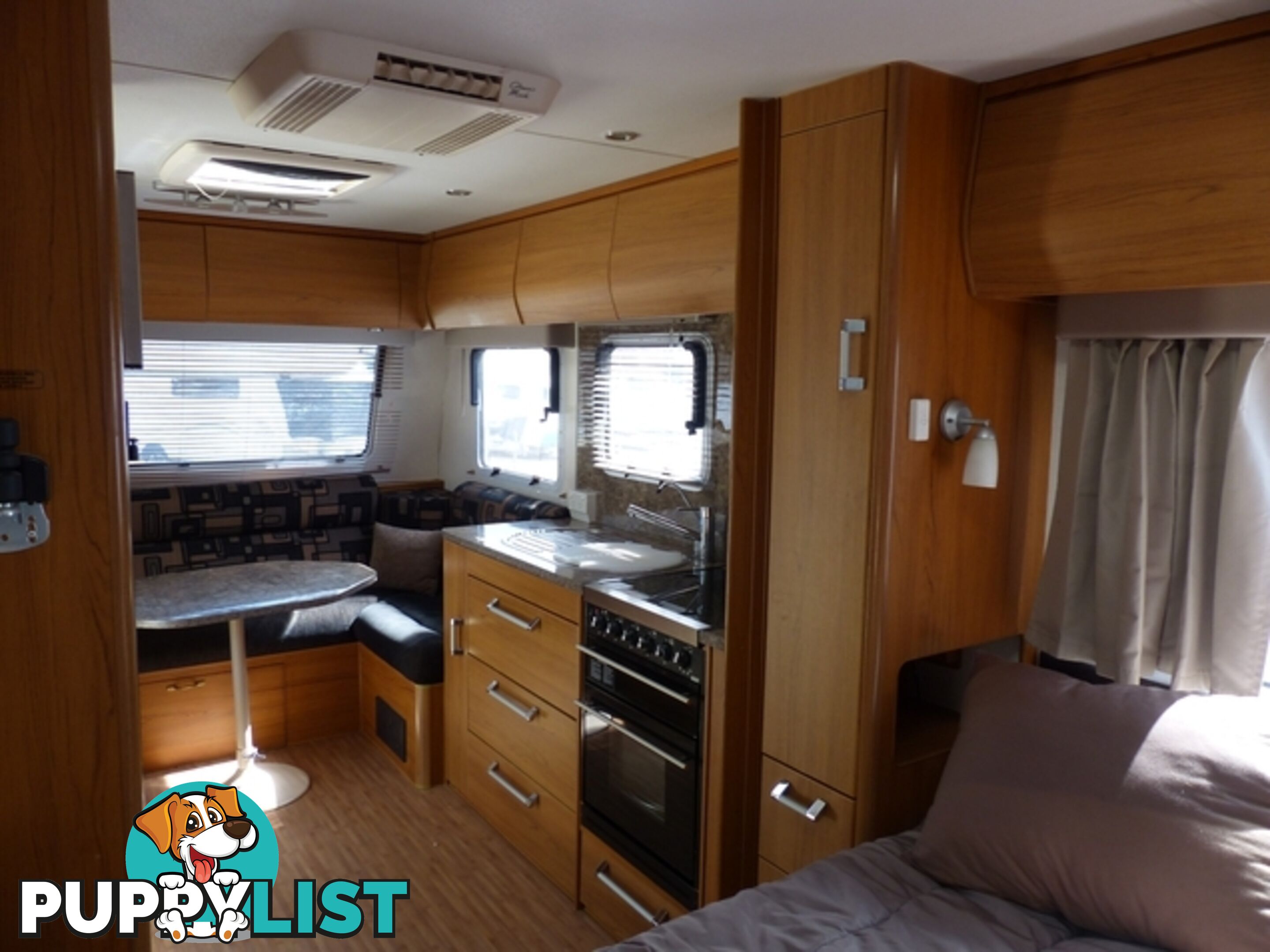 2011  JAYCO STERLING  21.65-3 CARAVAN