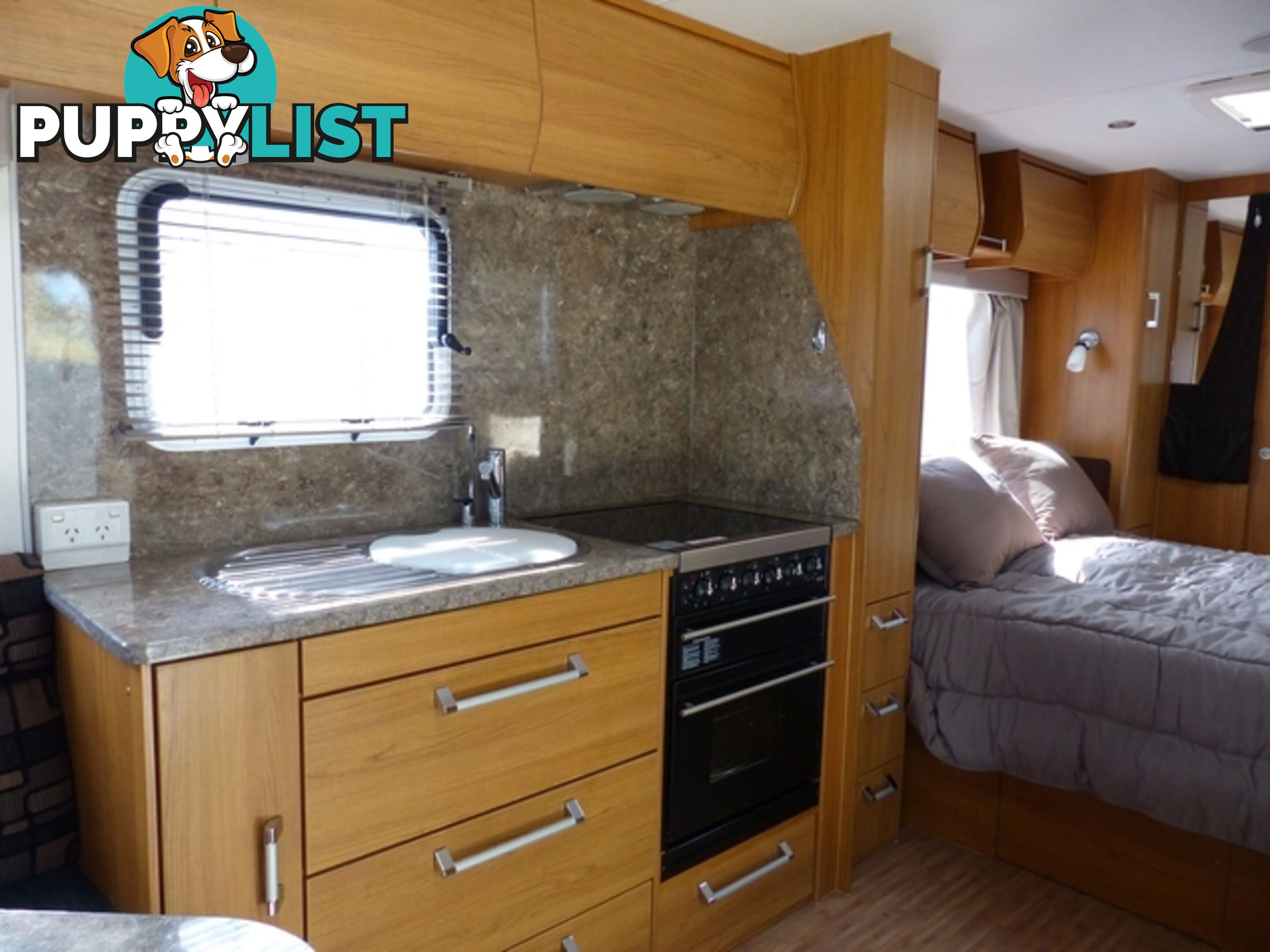 2011  JAYCO STERLING  21.65-3 CARAVAN