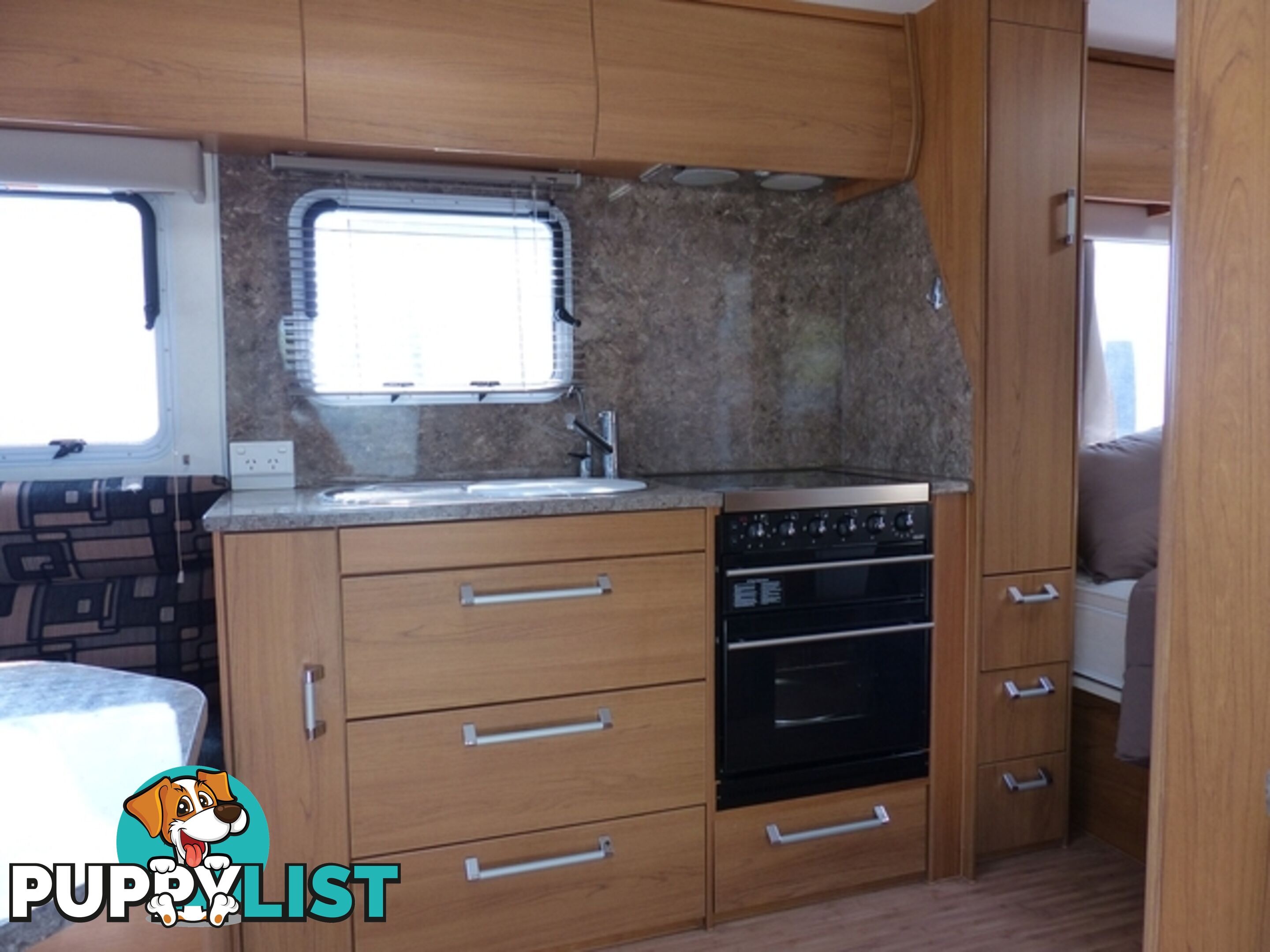 2011  JAYCO STERLING  21.65-3 CARAVAN