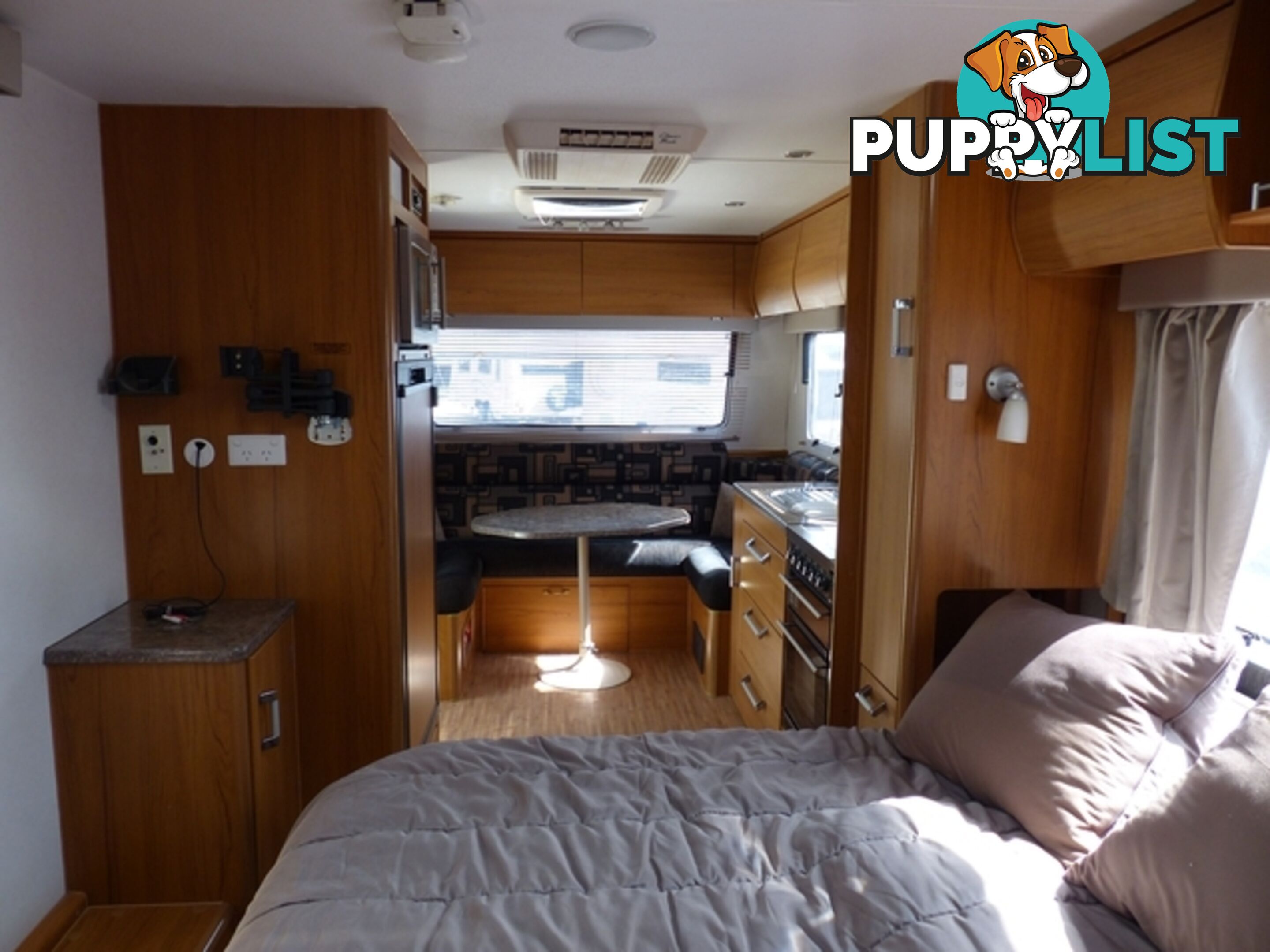 2011  JAYCO STERLING  21.65-3 CARAVAN