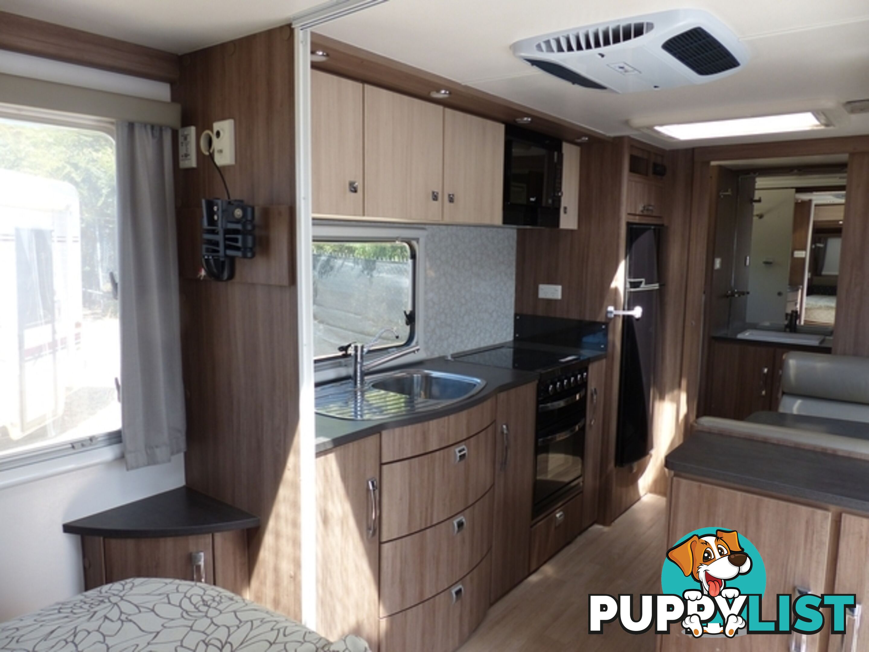 2014  JAYCO SILVERLINE  21.65-1 CARAVAN