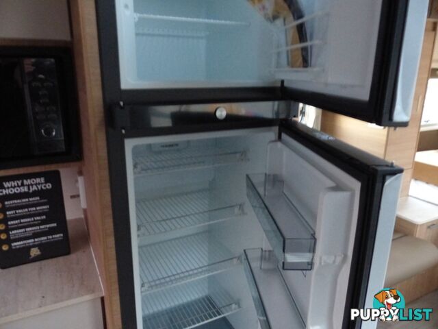 2025  JAYCO SILVERLINE  21.65-4.OB.SL-MY25 CARAVAN