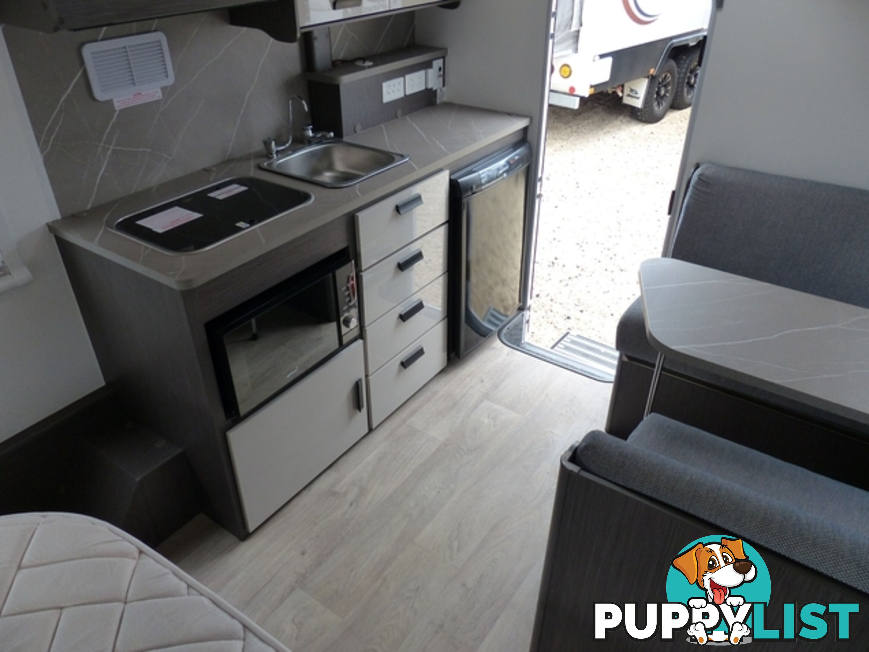 2022  JAYCO JOURNEY  12.38-2 POP TOP