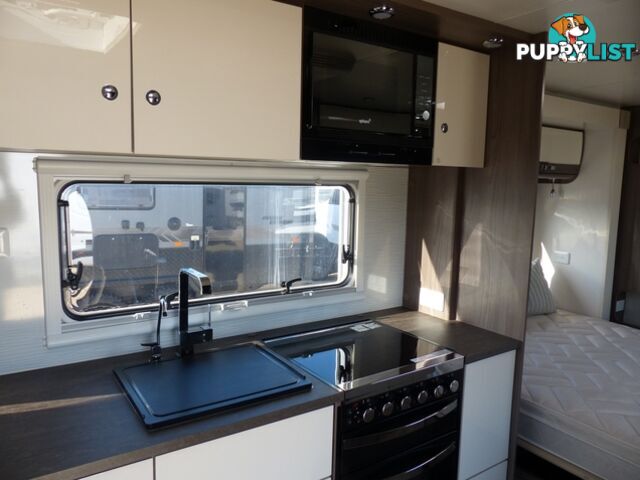 2018  JAYCO SILVERLINE OUTBACK  24FT (24.7 Caravan