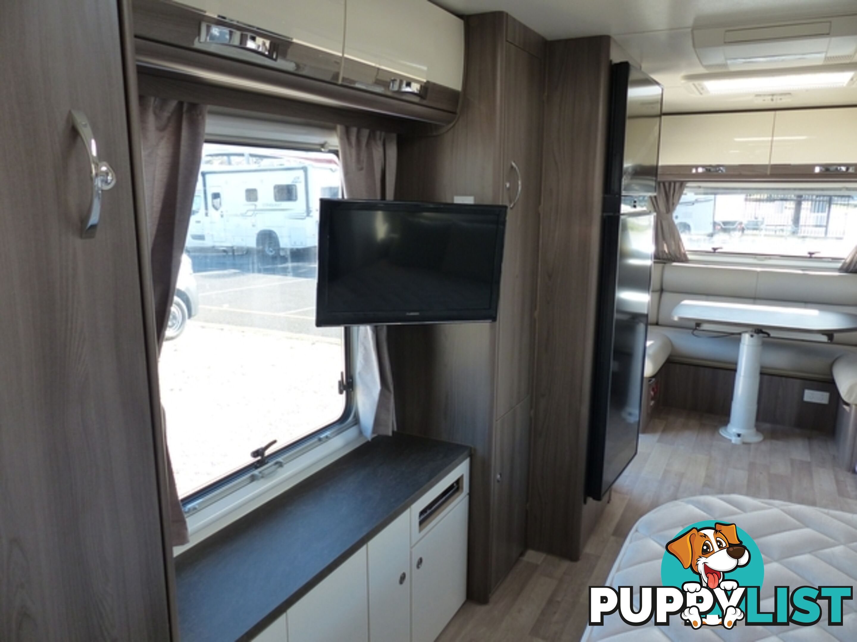 2018  JAYCO SILVERLINE OUTBACK  24FT (24.7 Caravan