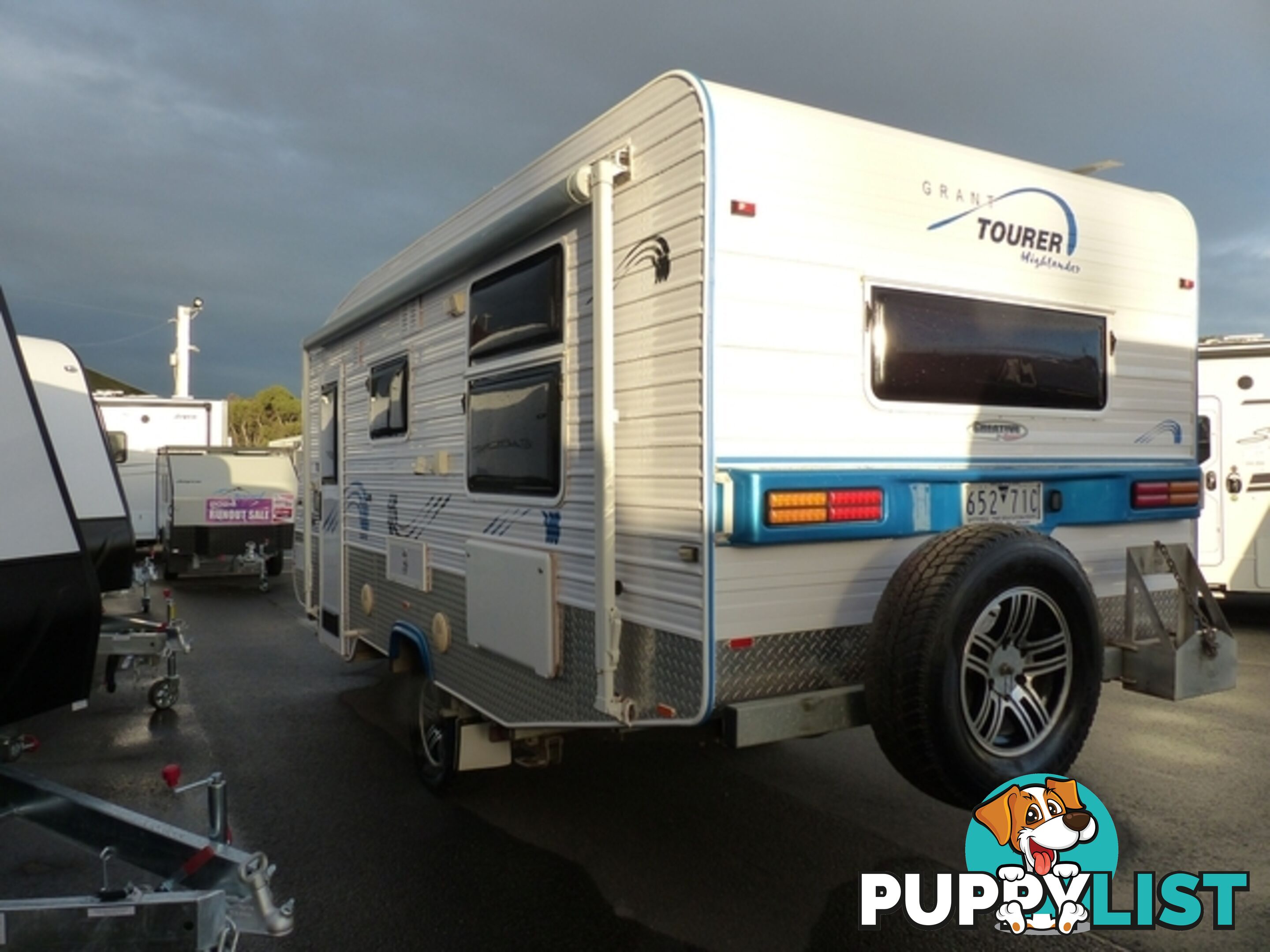 2011  GRANT TOURER HYLANDER  OFF ROAD H CARAVAN
