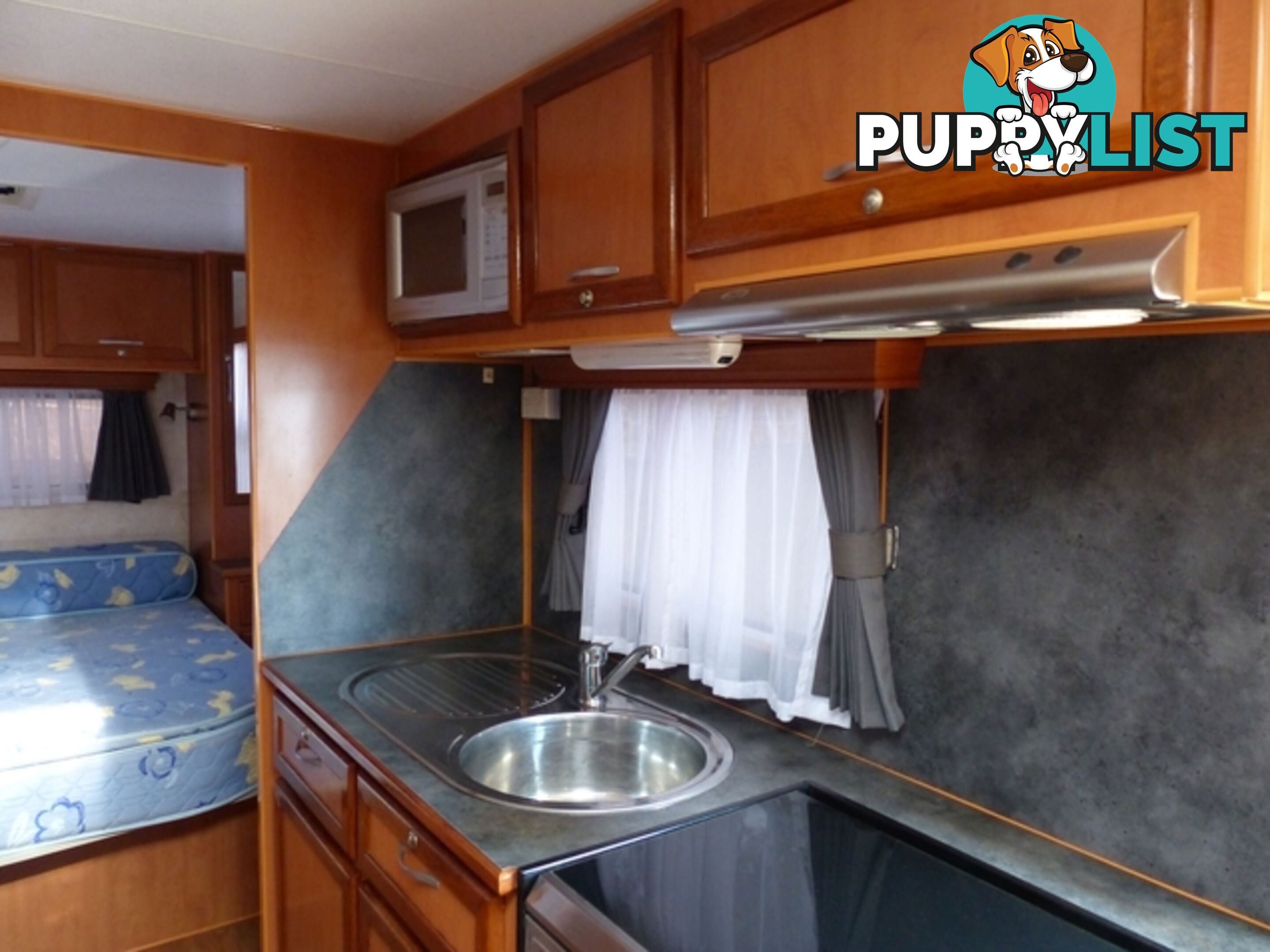 2011  GRANT TOURER HYLANDER  OFF ROAD H CARAVAN