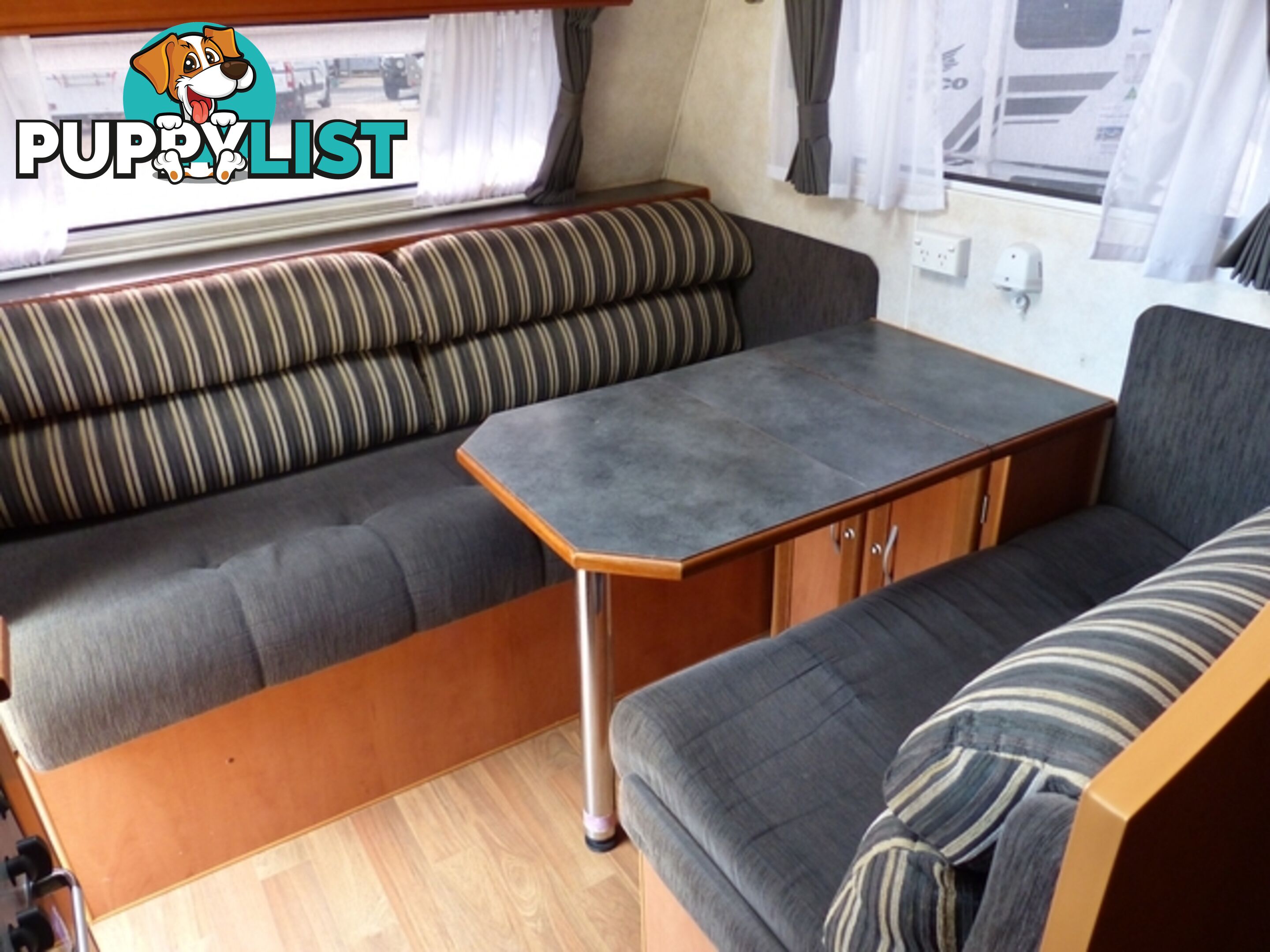 2011  GRANT TOURER HYLANDER  OFF ROAD H CARAVAN