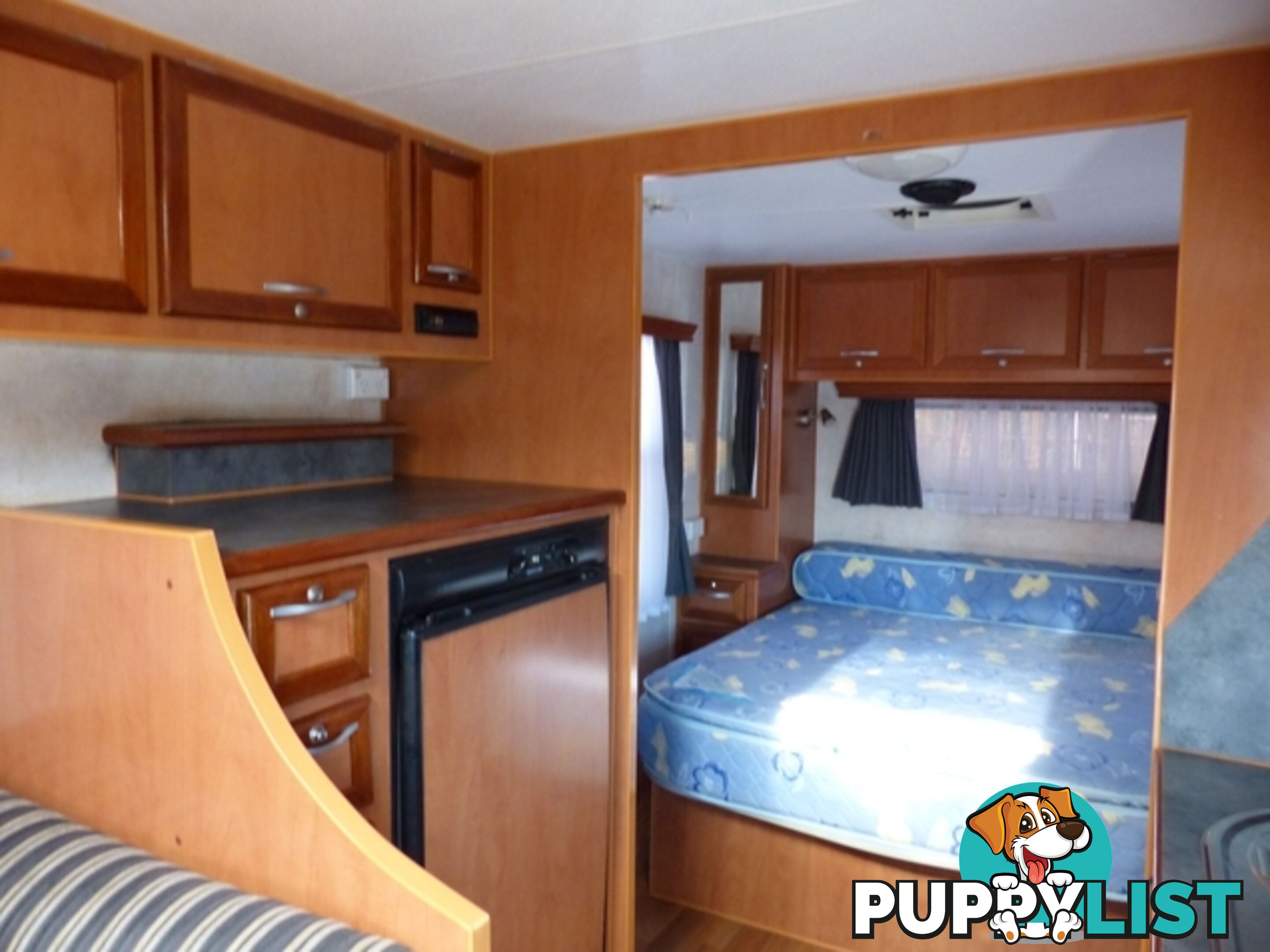 2011  GRANT TOURER HYLANDER  OFF ROAD H CARAVAN