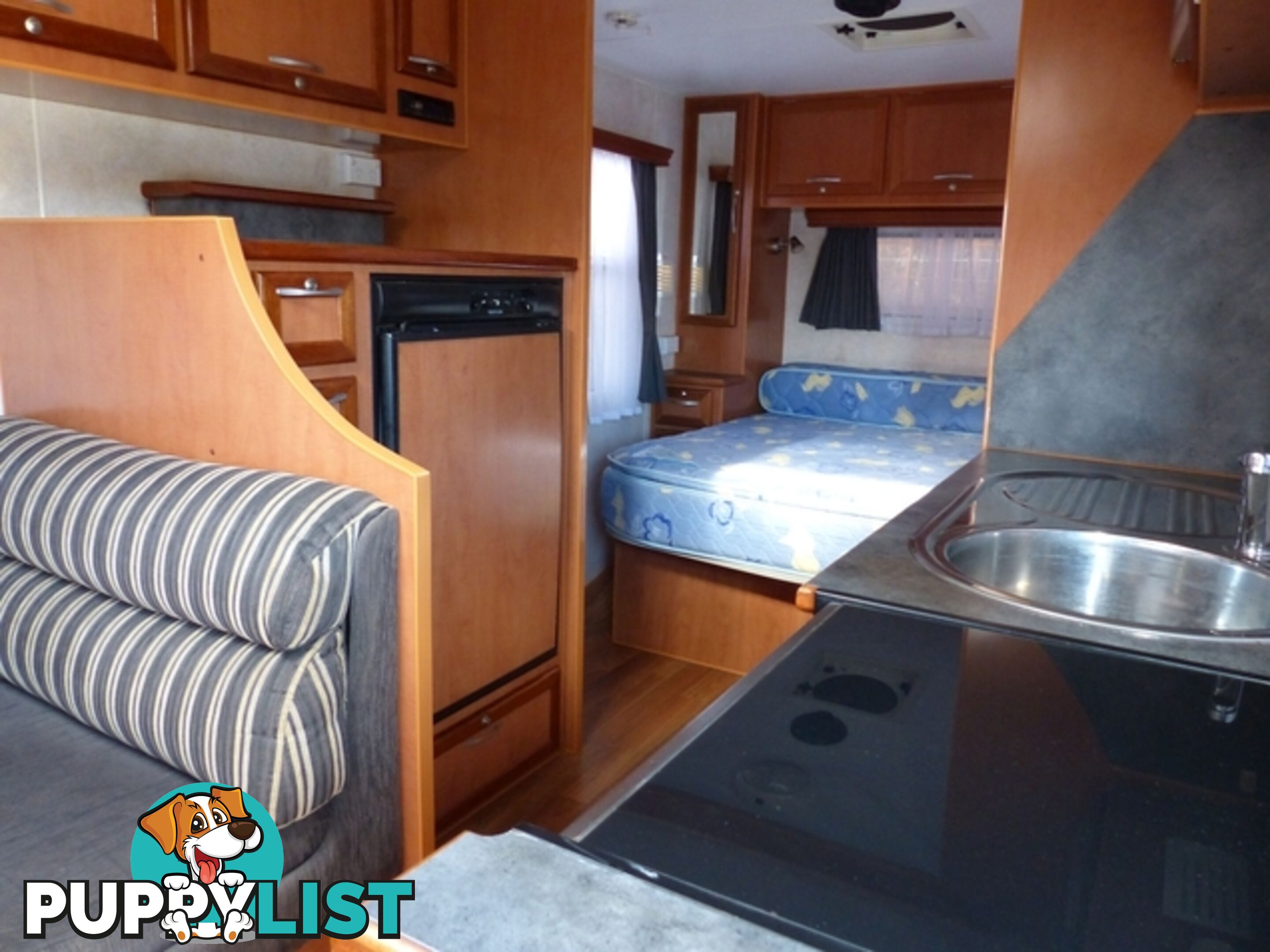 2011  GRANT TOURER HYLANDER  OFF ROAD H CARAVAN