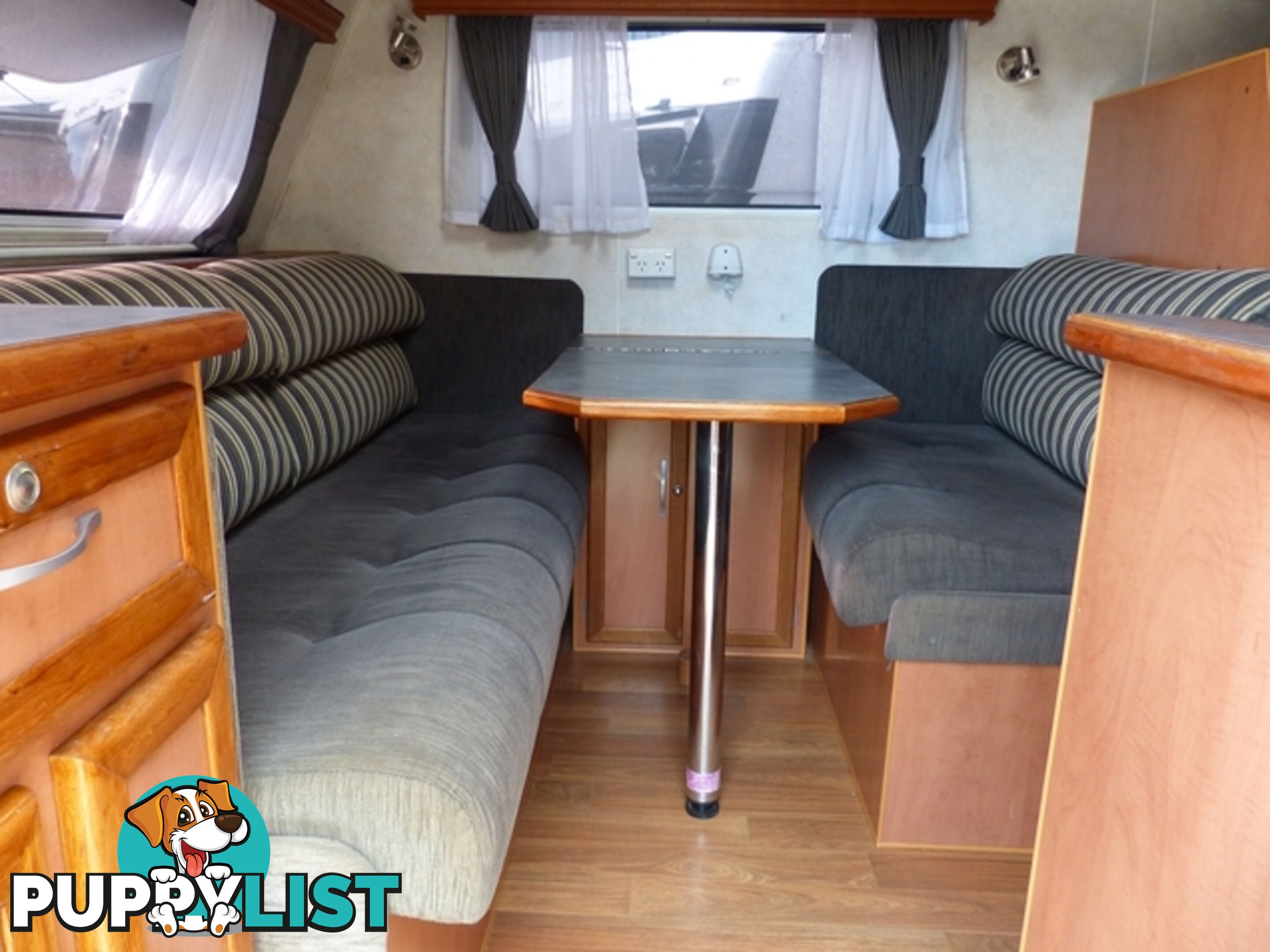 2011  GRANT TOURER HYLANDER  OFF ROAD H CARAVAN