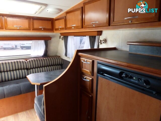 2011  GRANT TOURER HYLANDER  OFF ROAD H CARAVAN
