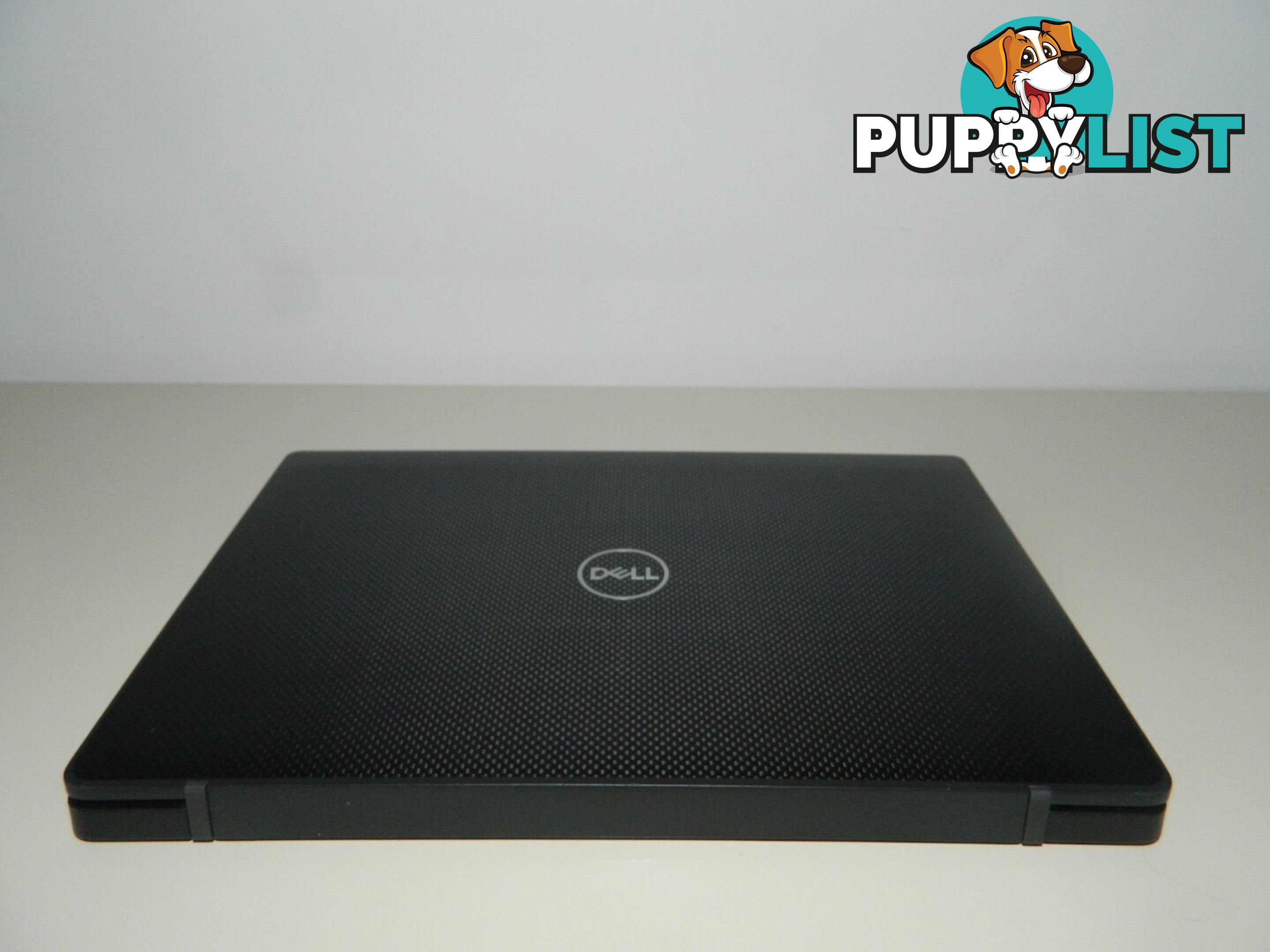 Dell Latitude 7400 - Core i5-8th Gen/ 8GB RAM/ 256GB SSD/TouchScreen