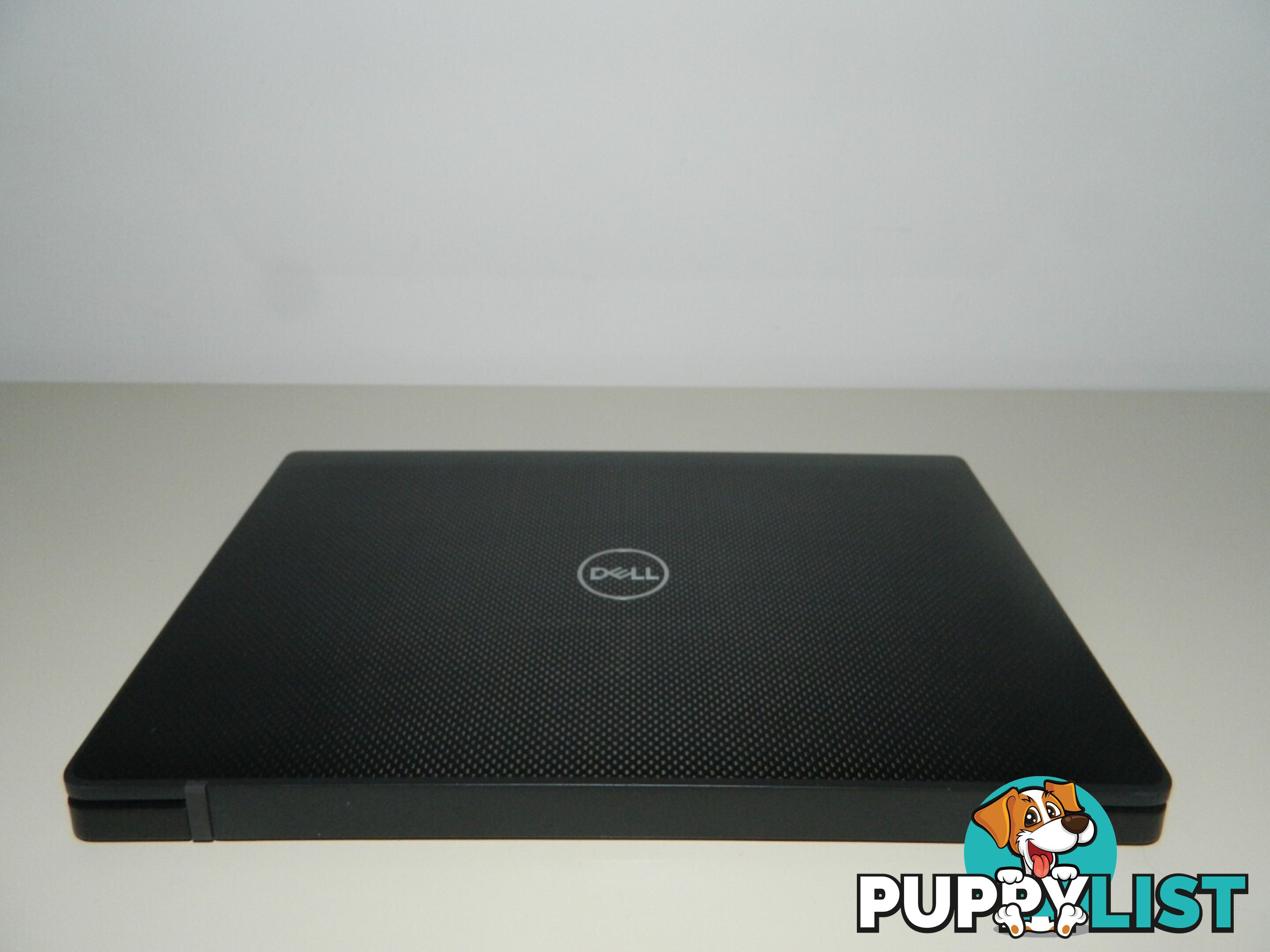 Dell Latitude 7400 - Core i5-8th Gen/ 8GB RAM/ 256GB SSD/TouchScreen