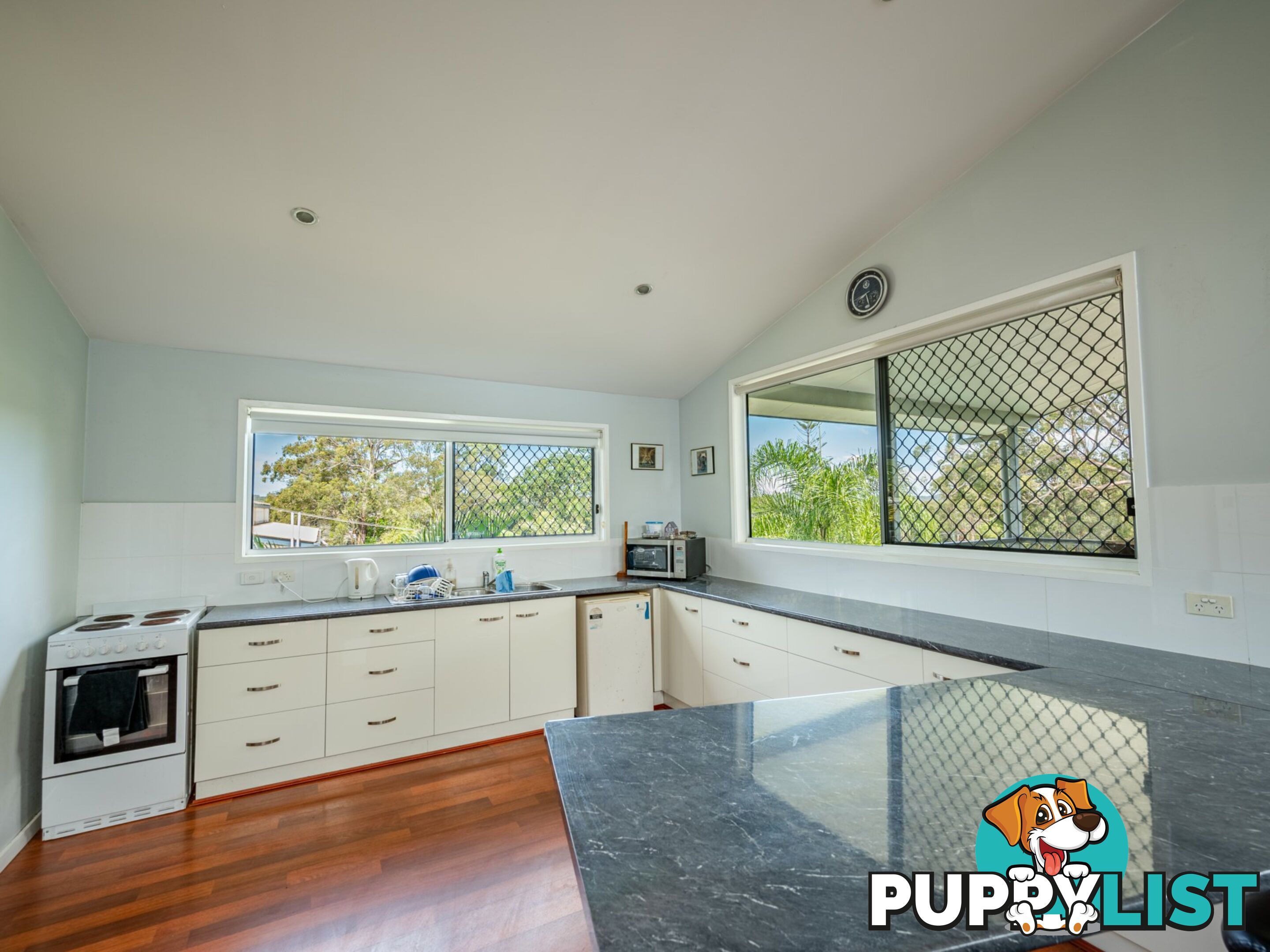 4 Cutter Street RUSSELL ISLAND QLD 4184