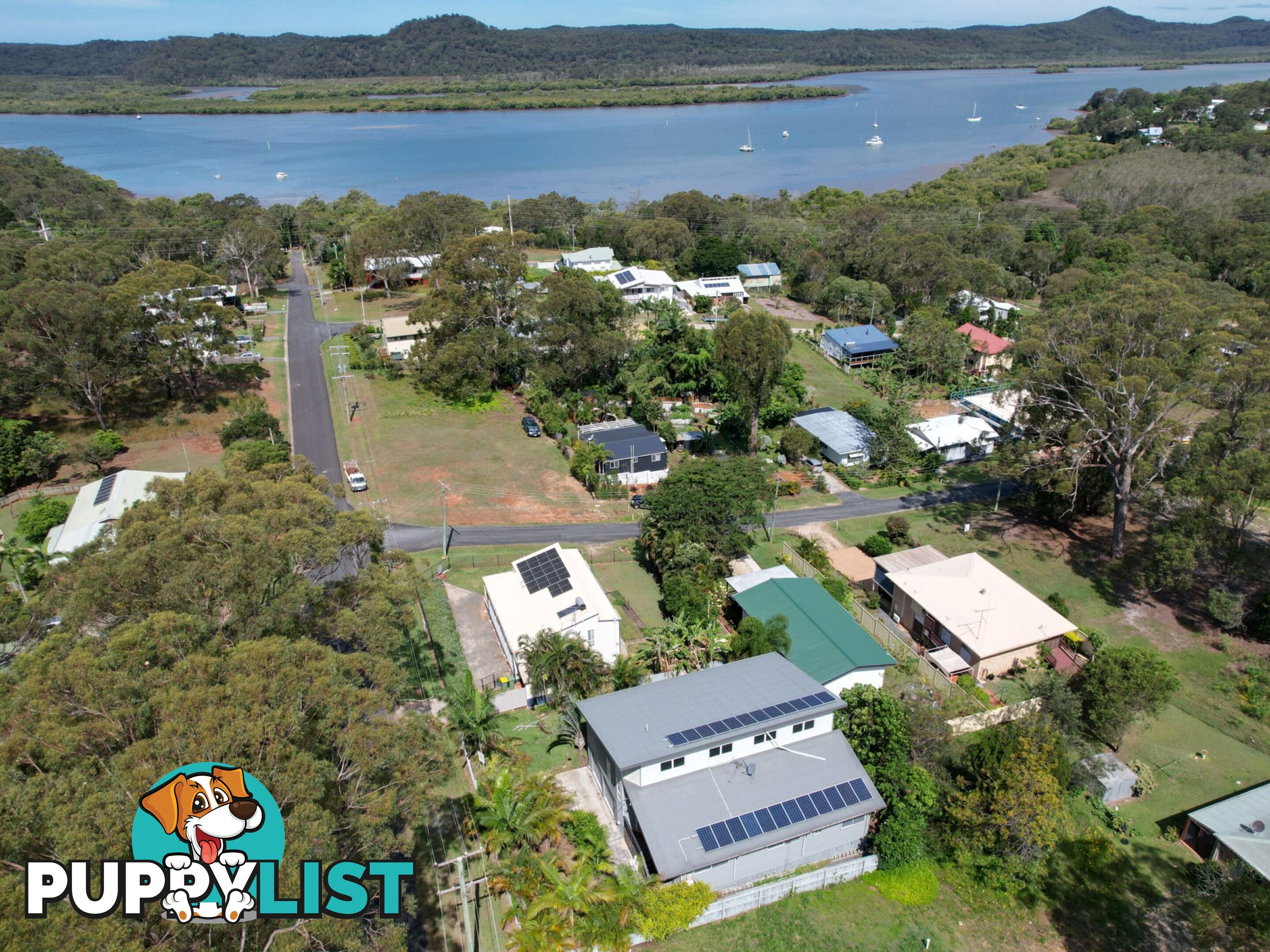 4 Cutter Street RUSSELL ISLAND QLD 4184