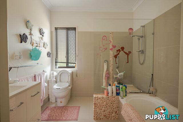 22 AIMEO ESPLANADE RUSSELL ISLAND QLD 4184