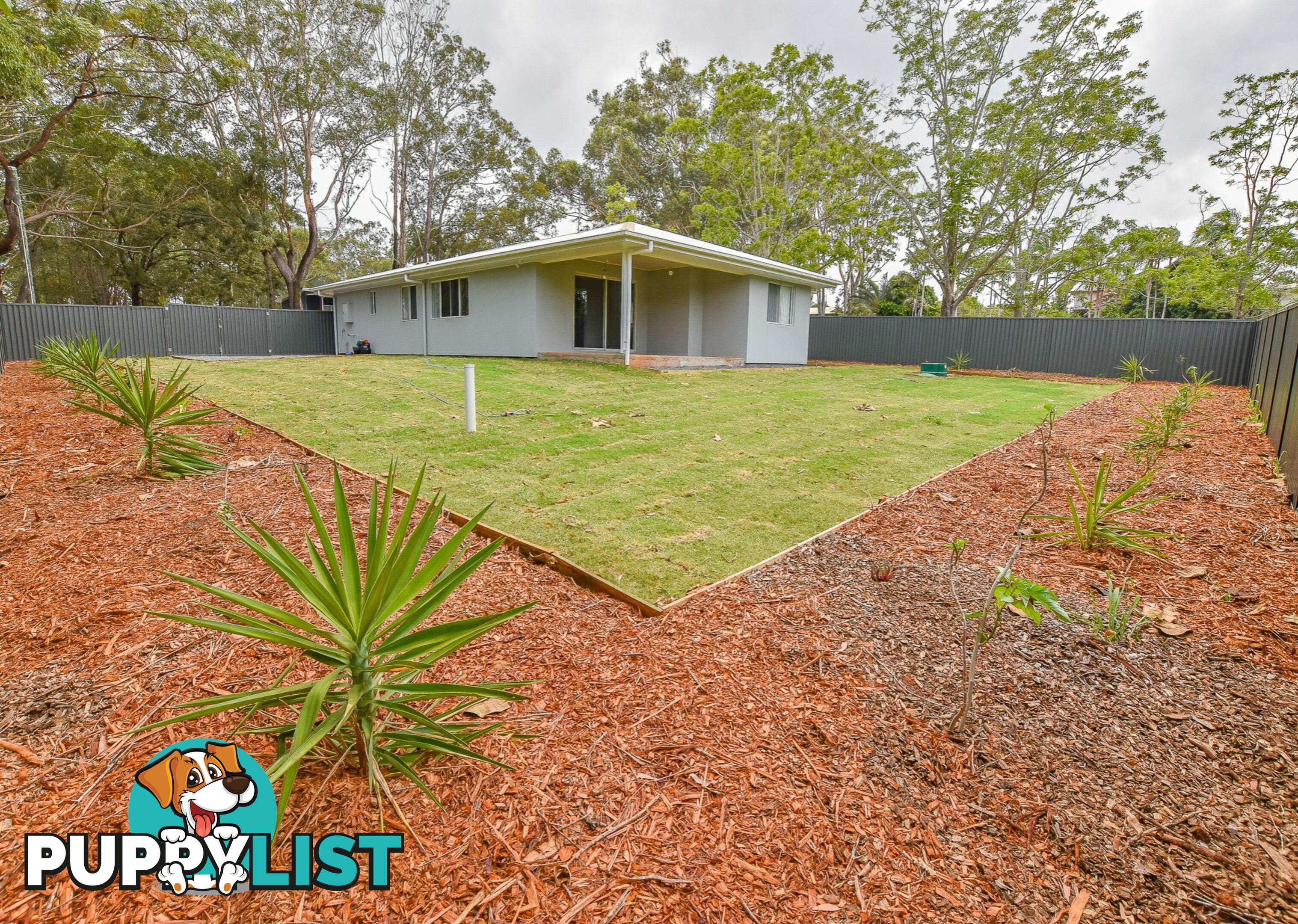 42 Highland Street RUSSELL ISLAND QLD 4184