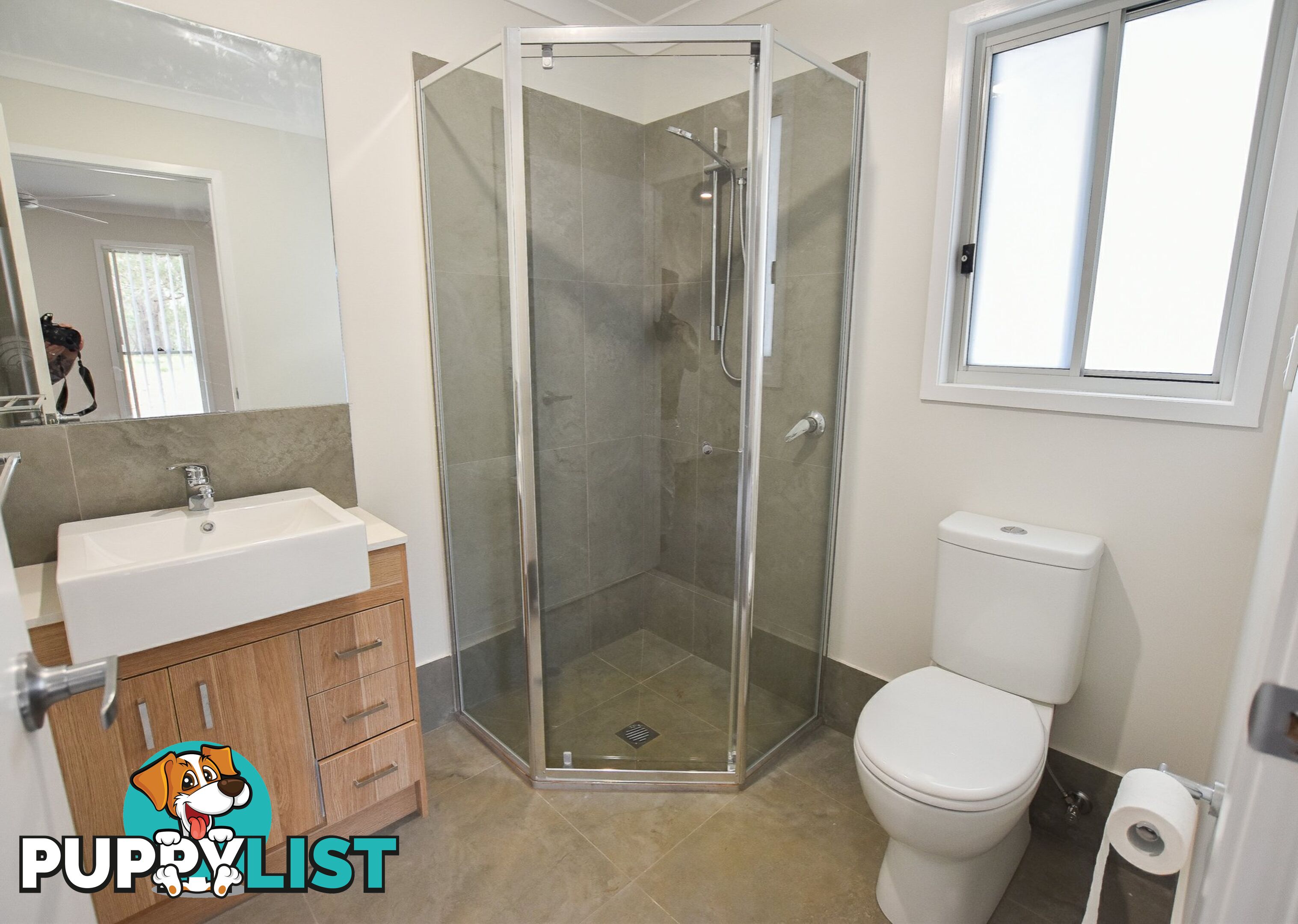 42 Highland Street RUSSELL ISLAND QLD 4184
