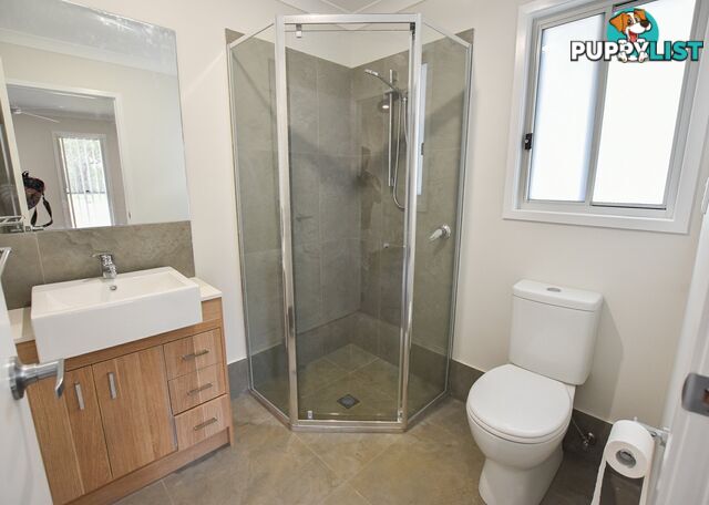 42 Highland Street RUSSELL ISLAND QLD 4184