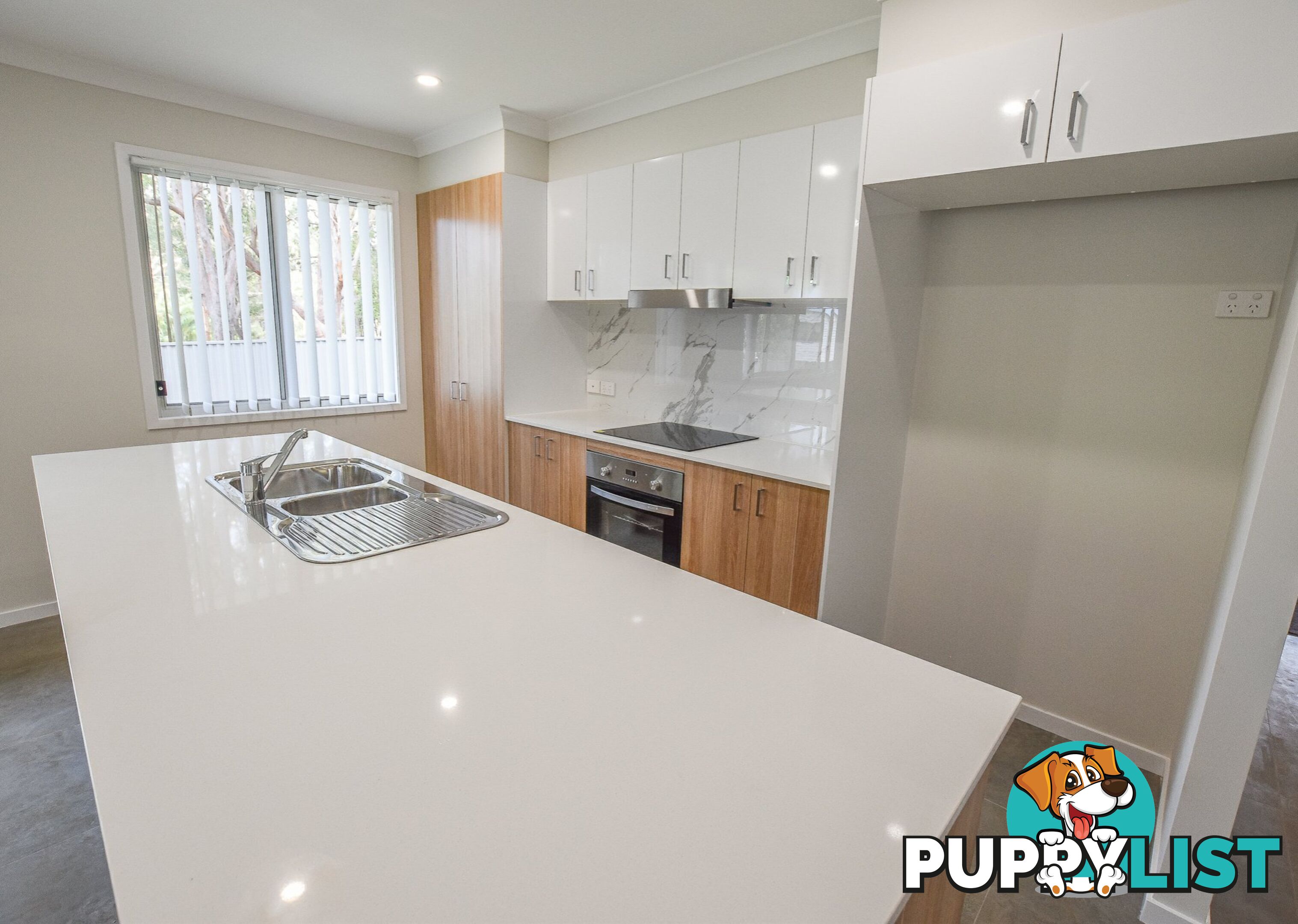 42 Highland Street RUSSELL ISLAND QLD 4184
