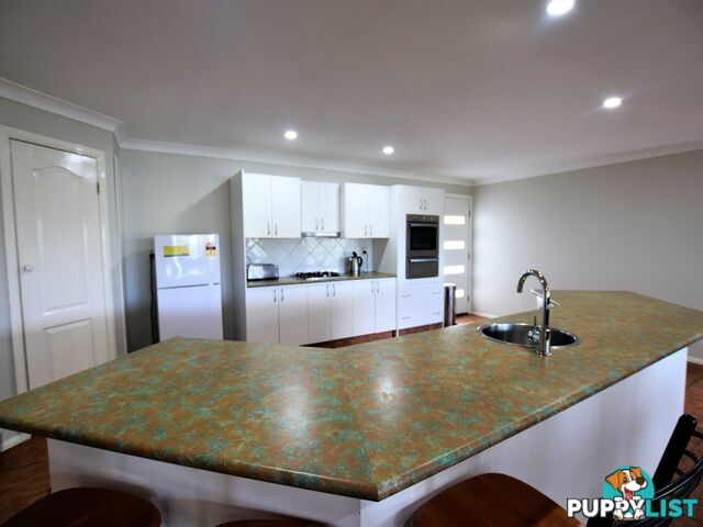 80-82 Oasis Dve RUSSELL ISLAND QLD 4184