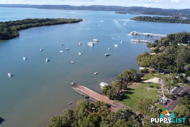 25 Toolona Avenue RUSSELL ISLAND QLD 4184