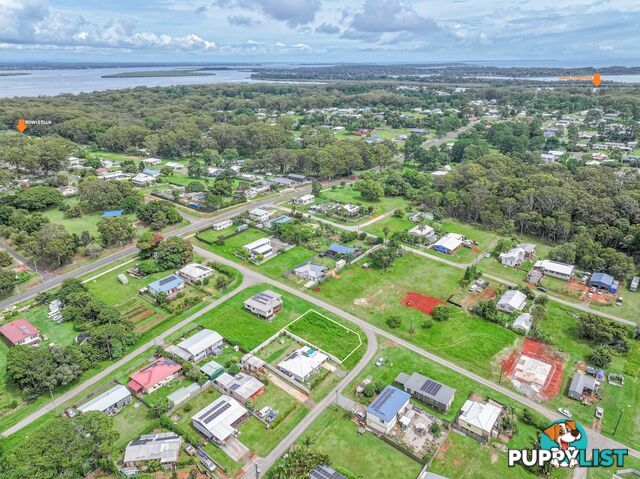 2 Oak Street RUSSELL ISLAND QLD 4184