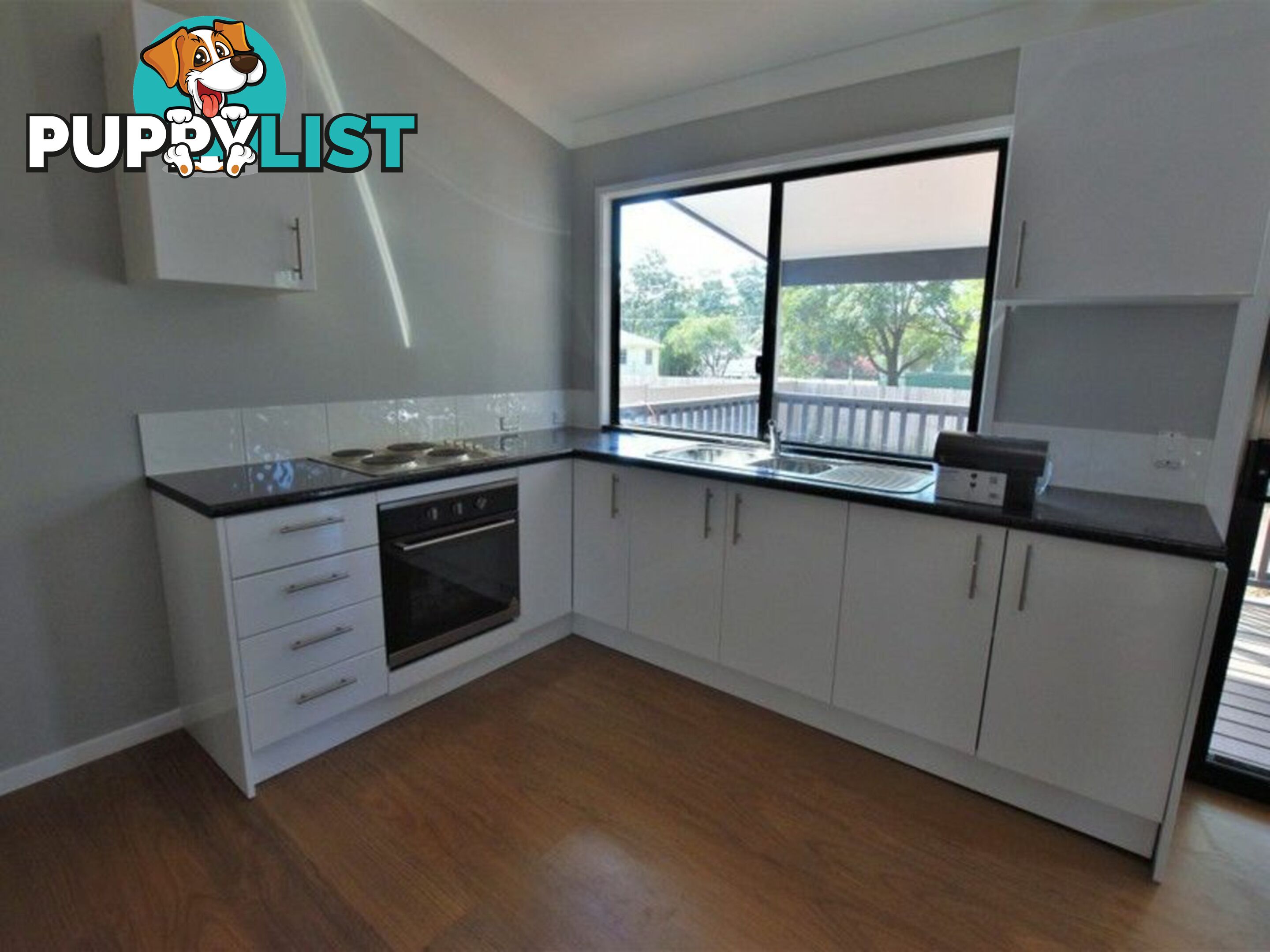 11 Pia Street RUSSELL ISLAND QLD 4184