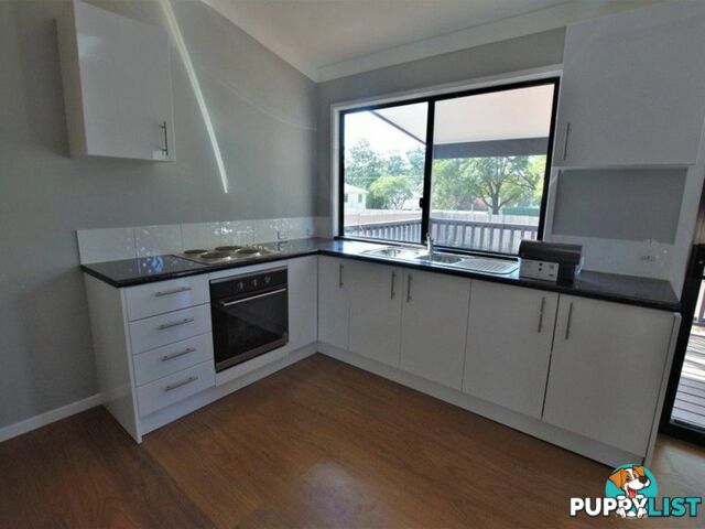 11 Pia Street RUSSELL ISLAND QLD 4184