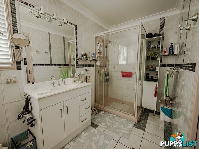 23 Schooner Street RUSSELL ISLAND QLD 4184