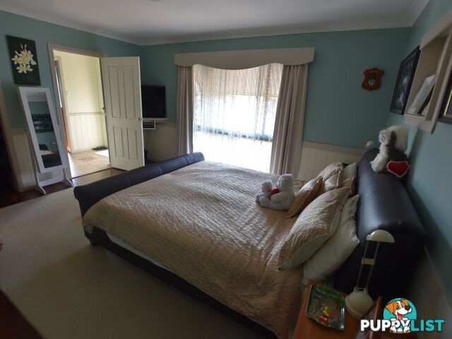 53 Deenya Pde RUSSELL ISLAND QLD 4184