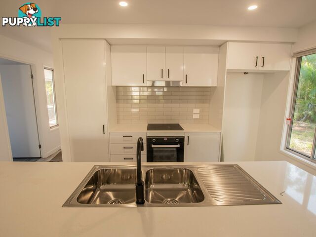 10 Canna Street RUSSELL ISLAND QLD 4184