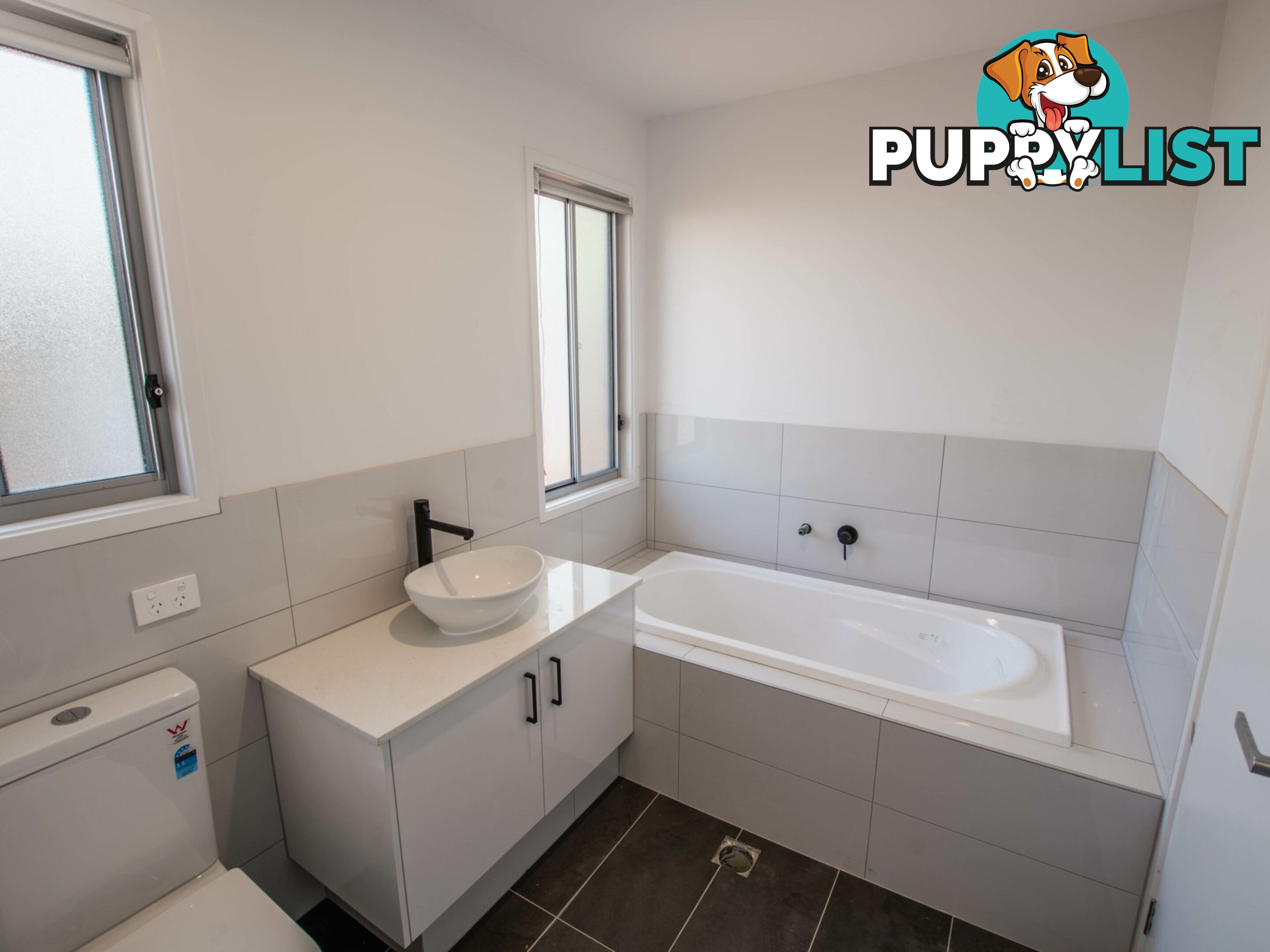 10 Canna Street RUSSELL ISLAND QLD 4184