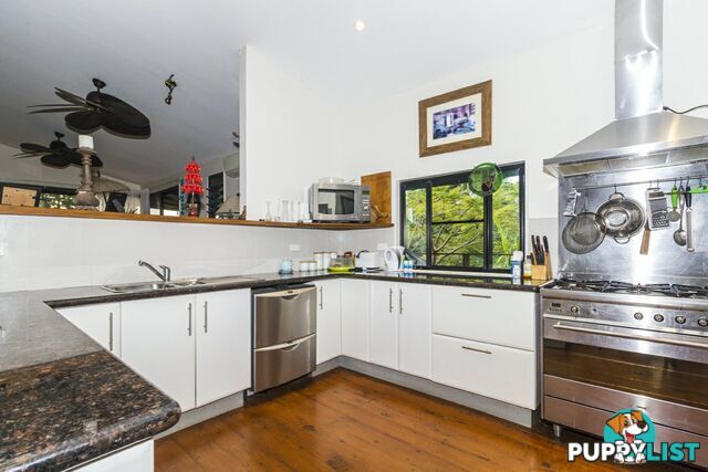 22 Beth Street RUSSELL ISLAND QLD 4184