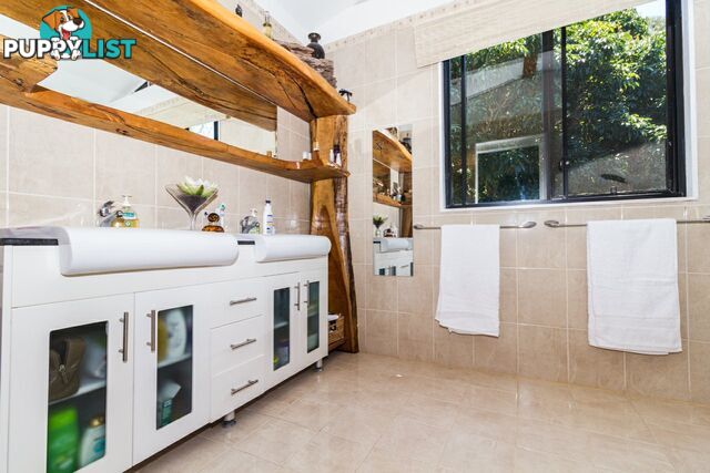 22 Beth Street RUSSELL ISLAND QLD 4184