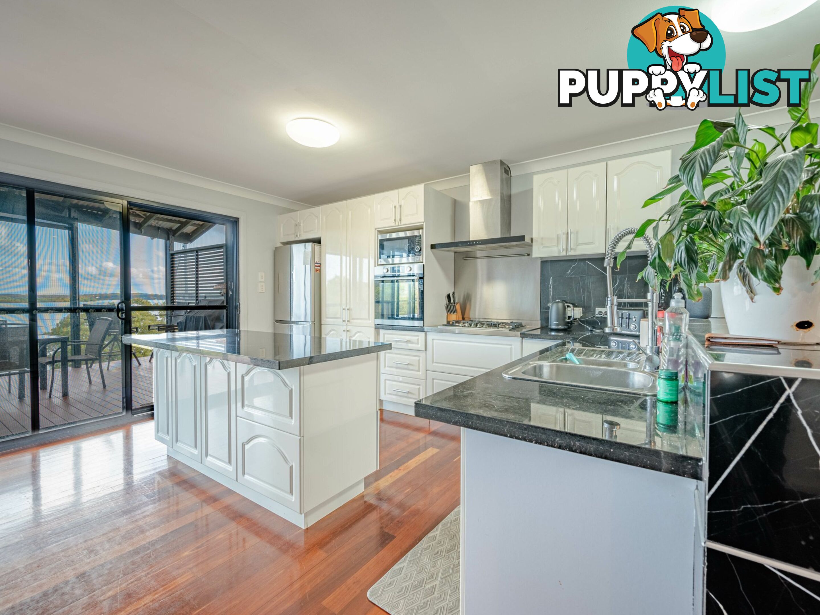 136 Canaipa Point Dve RUSSELL ISLAND QLD 4184