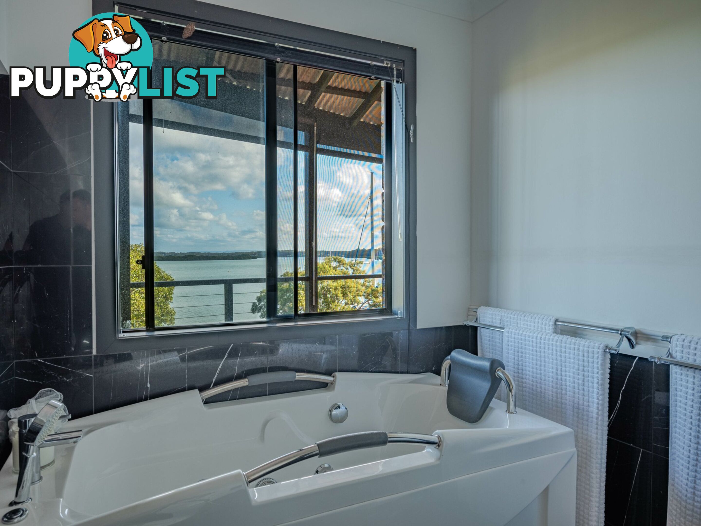 136 Canaipa Point Dve RUSSELL ISLAND QLD 4184