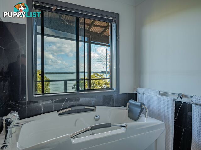 136 Canaipa Point Dve RUSSELL ISLAND QLD 4184