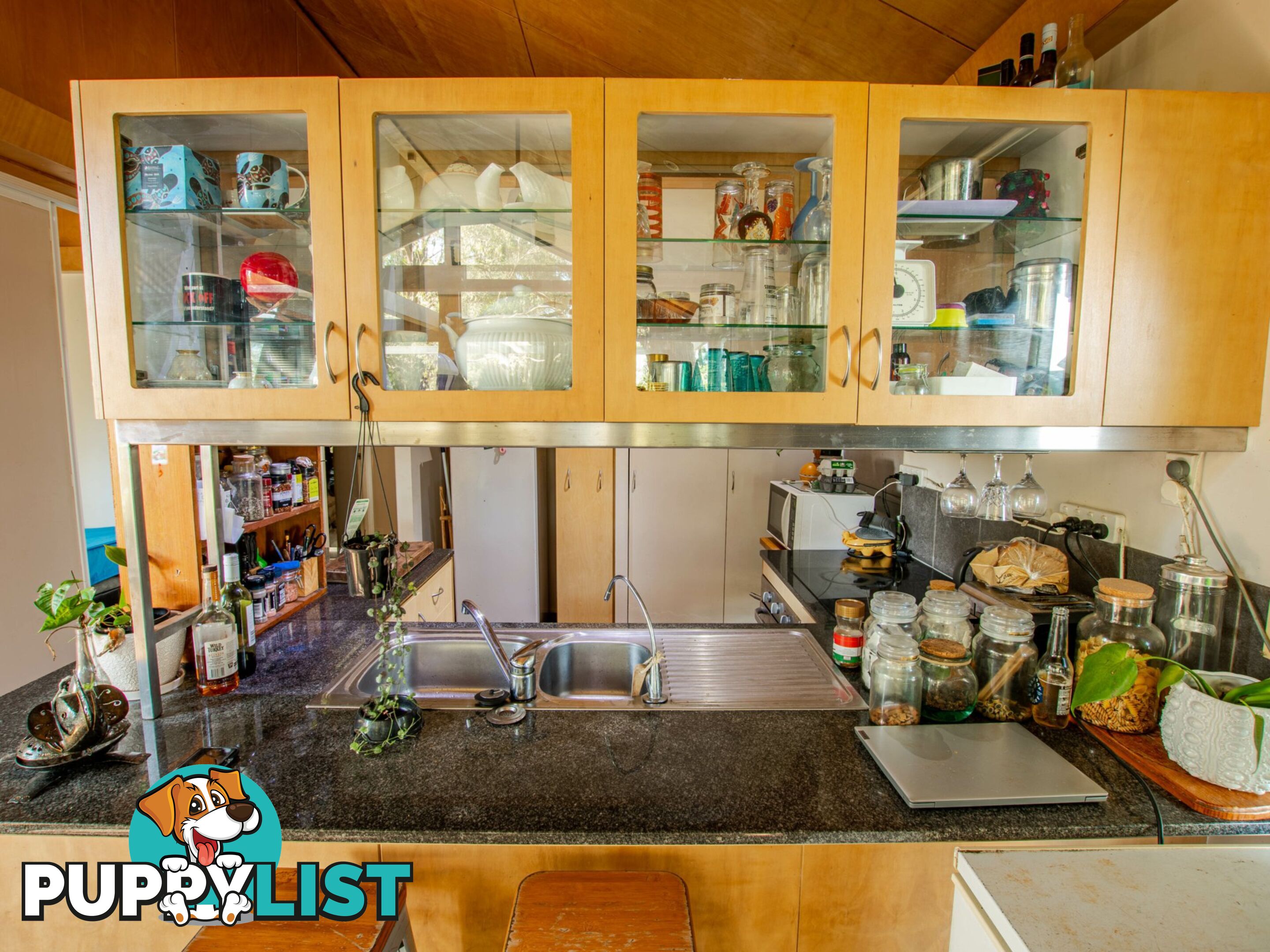 14 Thompson Esp RUSSELL ISLAND QLD 4184