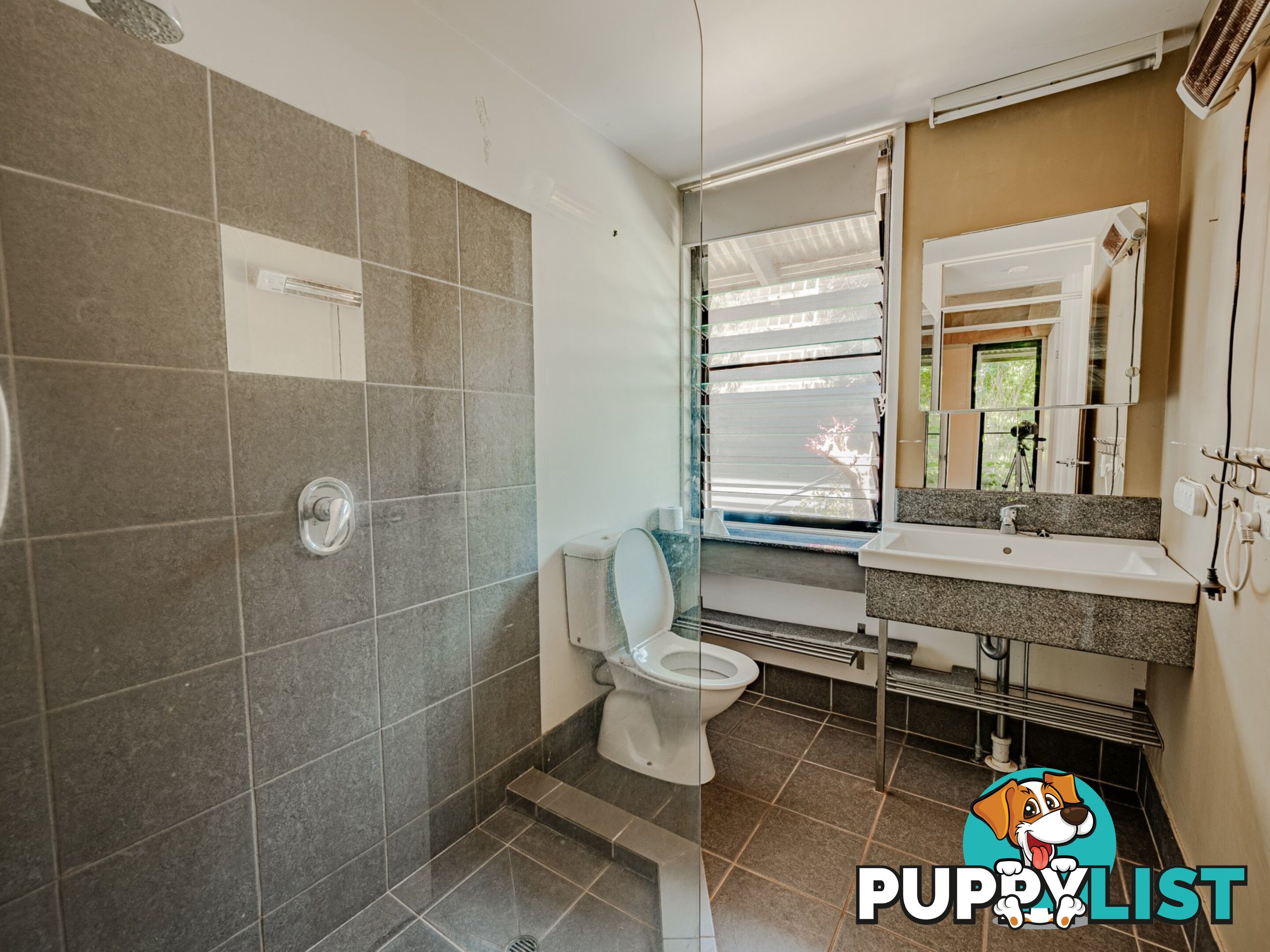 14 Thompson Esp RUSSELL ISLAND QLD 4184