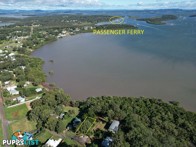 14 Thompson Esp RUSSELL ISLAND QLD 4184