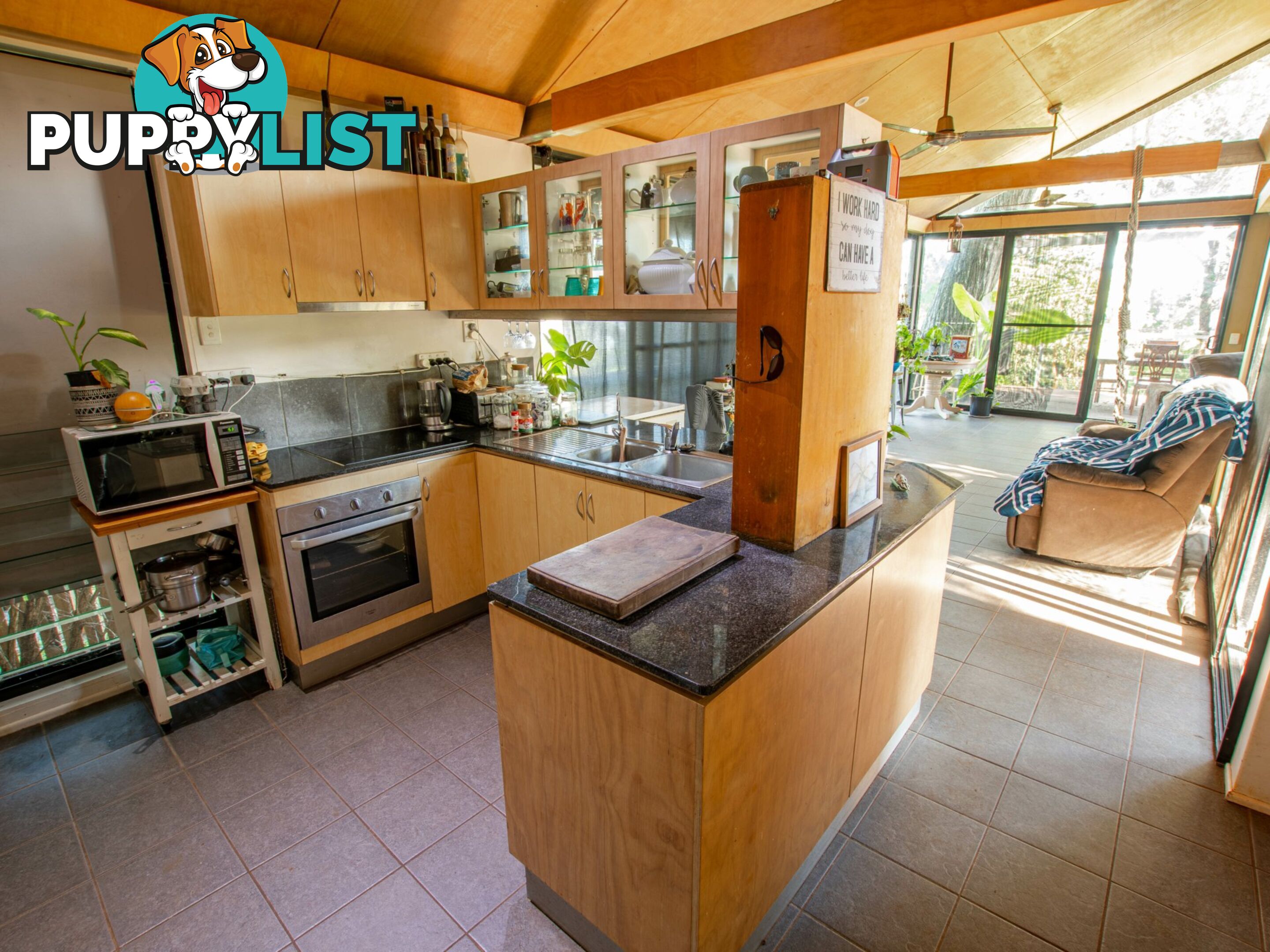 14 Thompson Esp RUSSELL ISLAND QLD 4184
