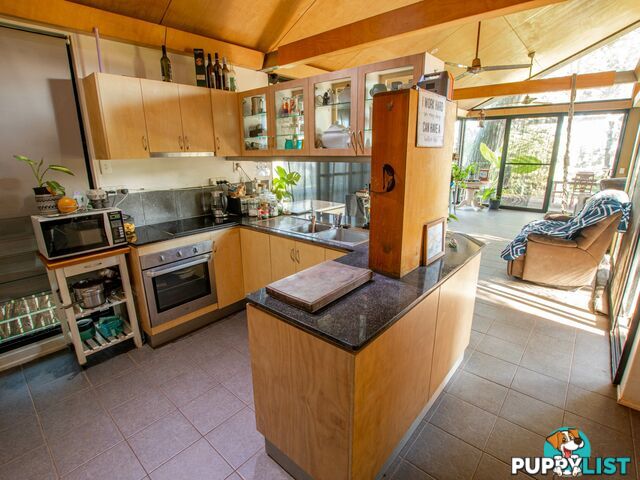 14 Thompson Esp RUSSELL ISLAND QLD 4184