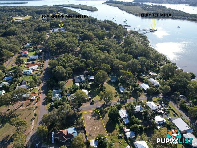4 Wilma Crescent RUSSELL ISLAND QLD 4184